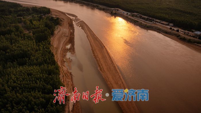 济南：黄河之滨“染金色”，日落景观燃亮大河新画卷