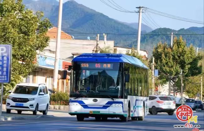 乘济南公交65路赴南山探秋光 国庆畅游济南后花园