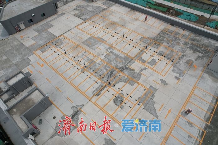 济南凤凰路停车楼整体建成，投用后将缓解周边停车难问题