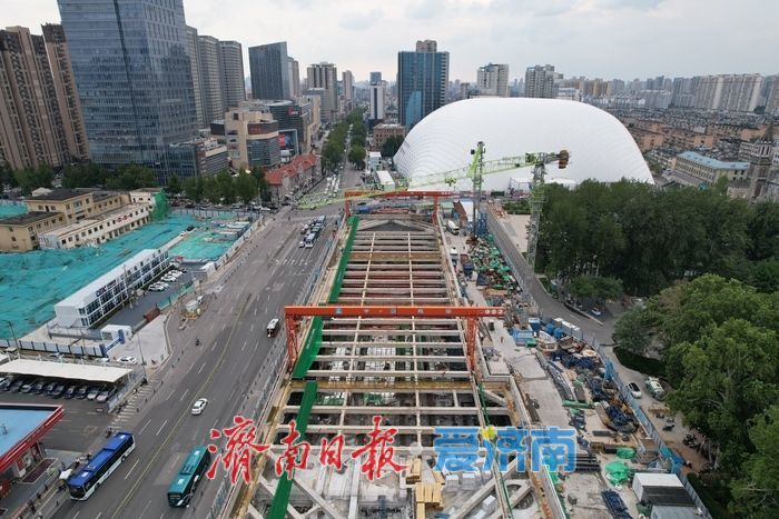 济南轨道交通7号线洪楼广场站稳步推进，建成后将优化城区交通网络