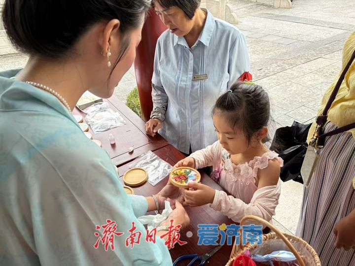 济南府学文庙开展“月照泮池・文韵中秋”中秋节主题活动