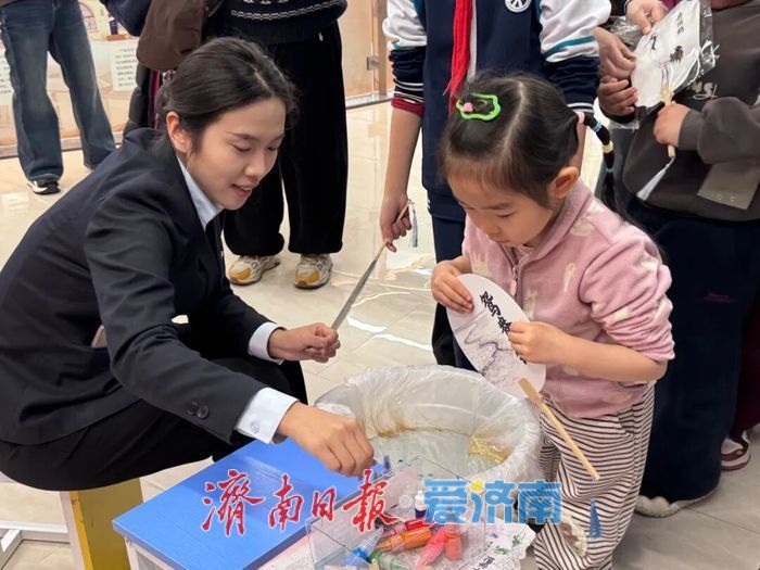 绘扇析谜 雅趣元宵 市科技馆开展元宵节主题活动