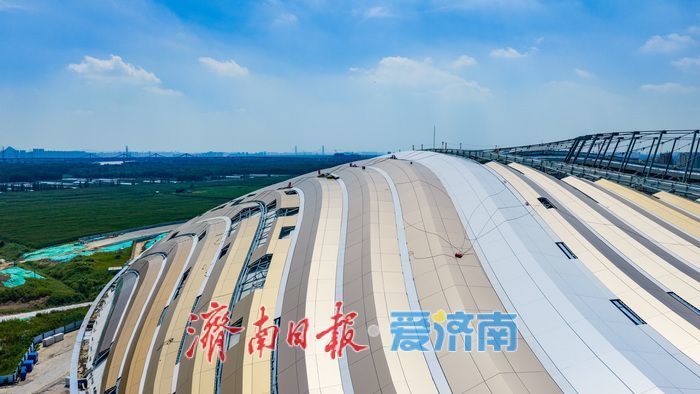 黄河畔添都市运动新引擎 济南专业足球场即将揭开面纱