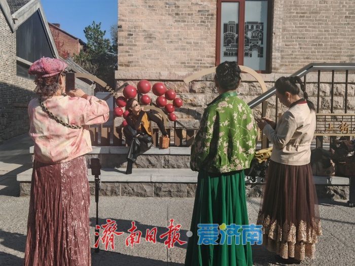 冬日暖阳点亮济南百年上新街，老城烟火与潮流气息在晴空下交融