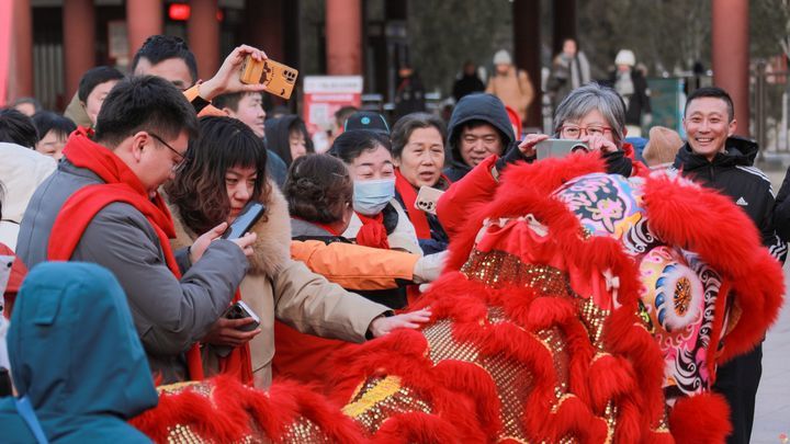 步步登高启新篇，全民健身体华章——2026年新年登高健身大会活动在千佛山圆满举办
