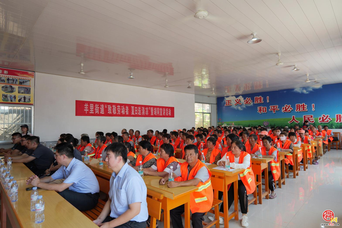 政企联动送清凉 情暖一线“城市美容师”