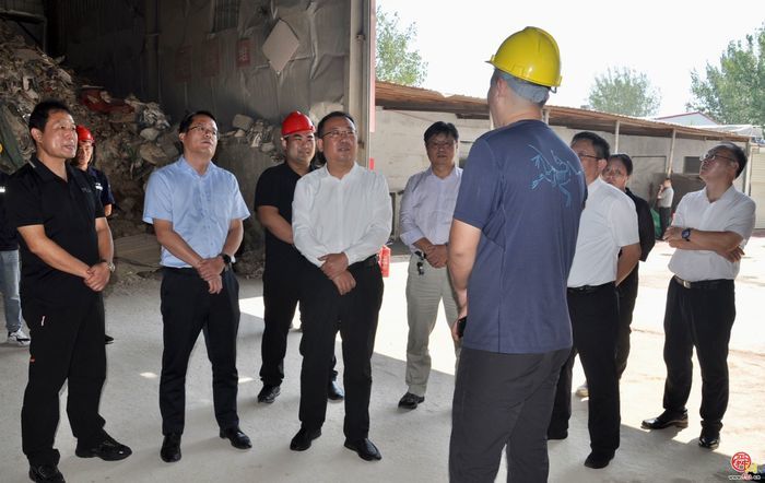 力推建筑装修垃圾变身“城市矿产” 济南市城管局开展专题调研