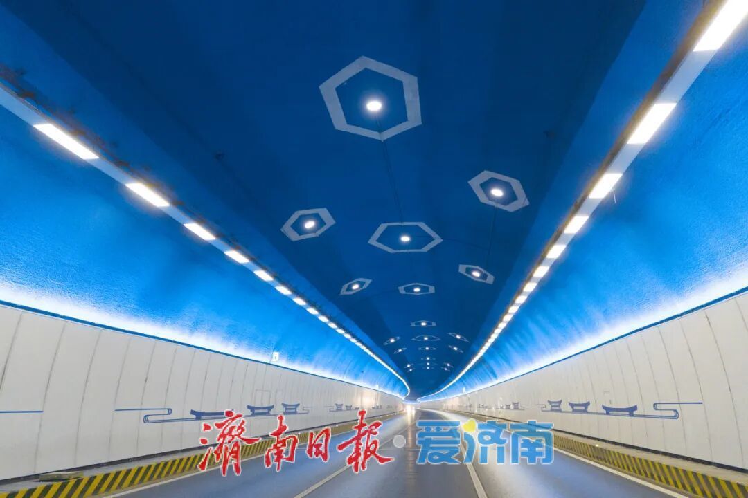 济南隧道里多了块“守护板”！