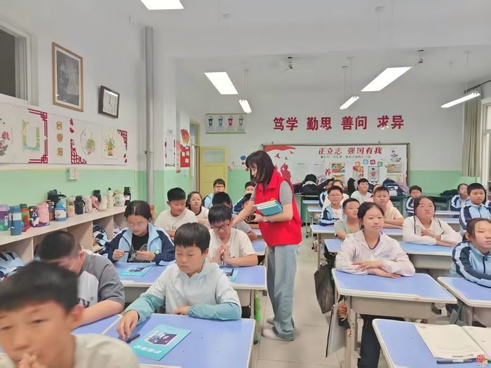 章丘区：“绿书签”进校园，共护未成年人健康成长