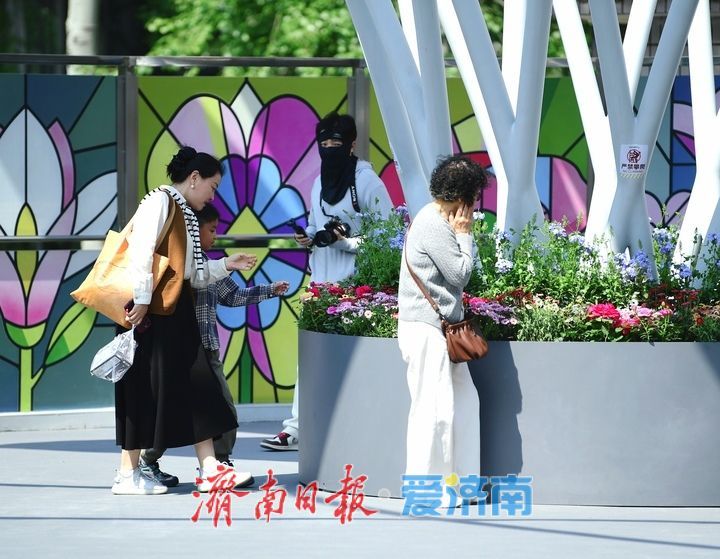 从“能过街”向“好过街”跃升，济南4座新建过街天桥今日正式启用