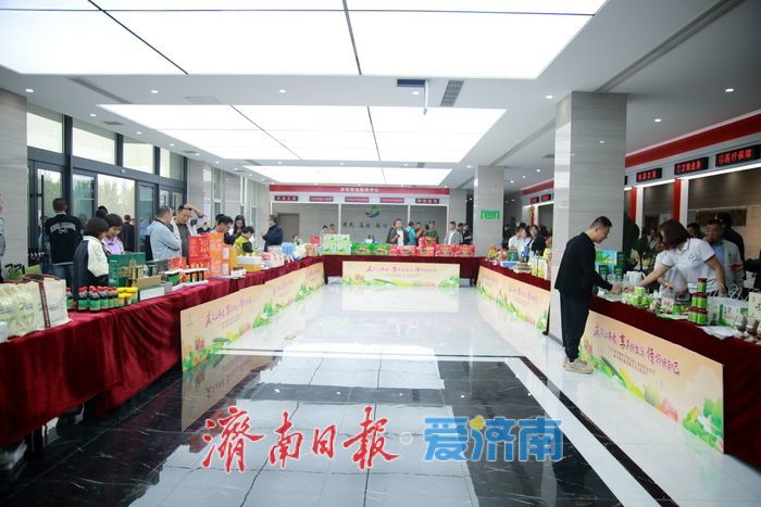 济南市济阳区第八届农民丰收节暨第十四届曲堤黄瓜文化旅游节活动开幕