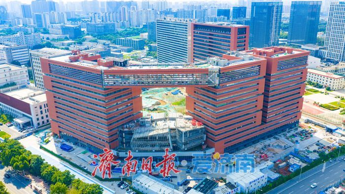 项目强省会｜山东开放大学高新校区改造工程外立面收尾 打造智慧终身教育新标杆