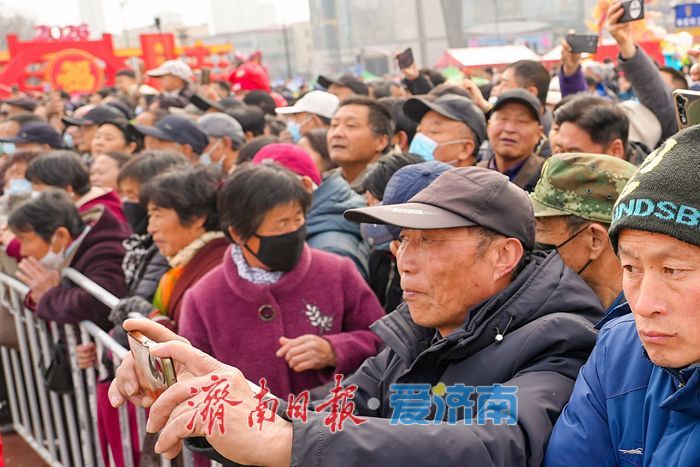 马跃新春闹元宵 民俗展演庆佳节