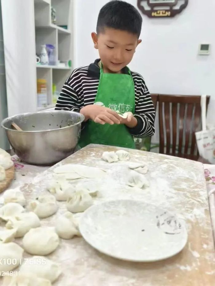 商河县第四实验小学开展国庆劳动实践活动