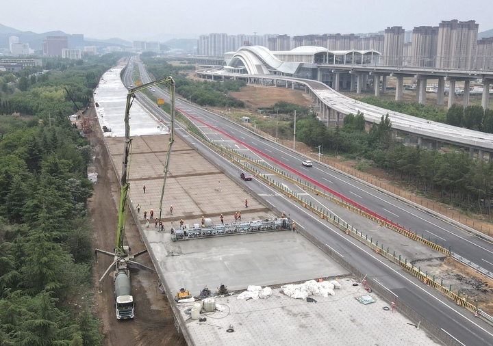 济南绕城高速小许家至港沟段改扩建部分成功上跨经十路