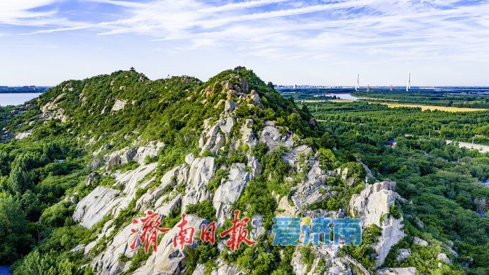 航拍绝美瞬间！济南鹊山上演限定版半山晴半山暮