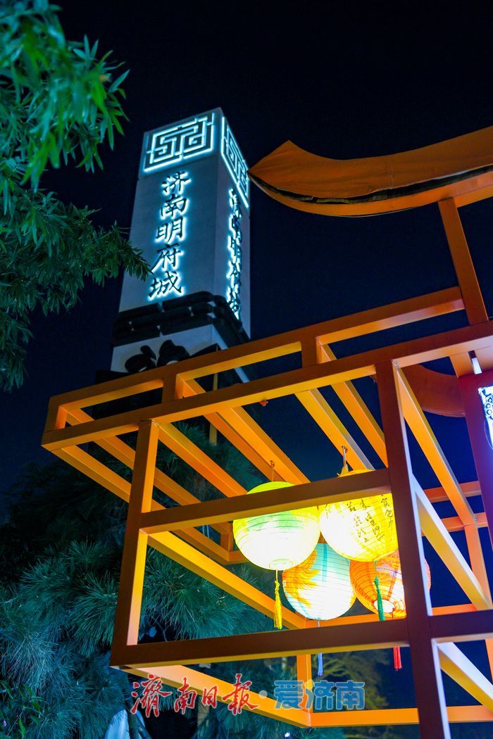 古桥披上喜庆盛装 济南明府城年味渐浓