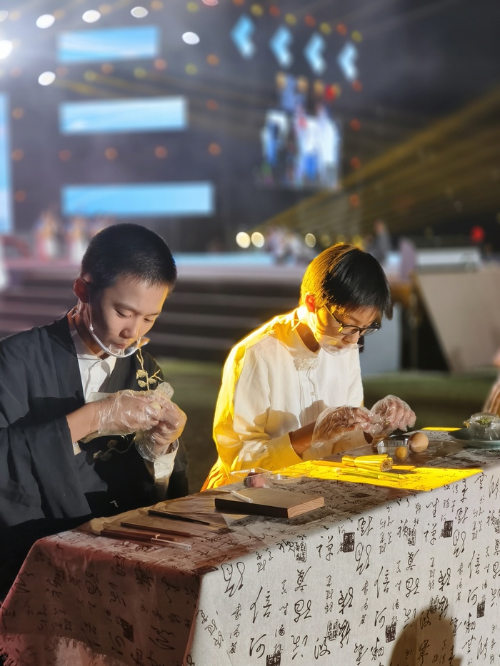 在震撼中感动！今夜最亮的星闪烁在高新区实验中学