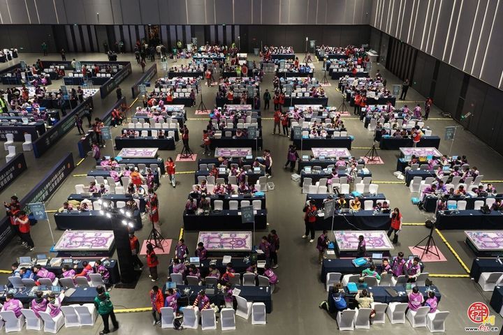 2025世界机器人山东省选拔赛暨“飞越古城”职工无人机技能大赛在章丘区开幕