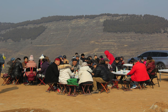 大锅菜飘香、蒸馒头上笼……来济南南山百年古村沉浸式体验过大年