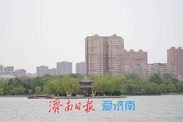 画舫悠悠柳色新，谷雨时节邂逅大明湖畔的春日诗画