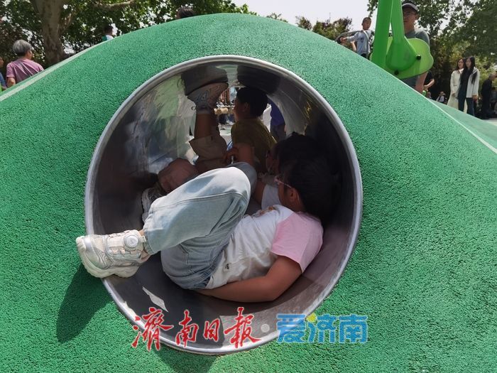 一年四季 泉在济南｜假期亲子游受青睐 儿童友好乐园变身欢乐海洋