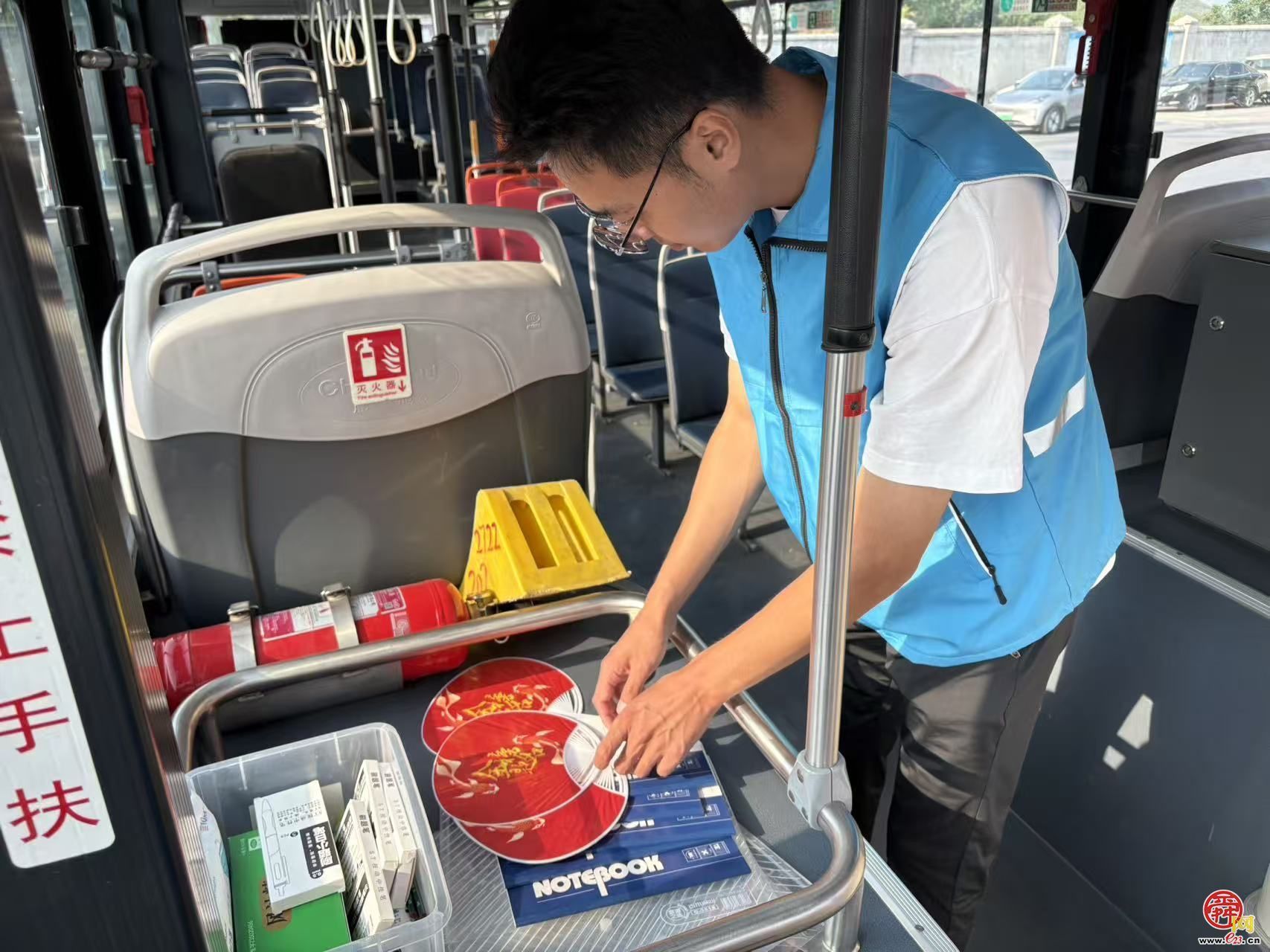 济南公交南部公司二队开通“高考直通车” 暖心护航考生赴考