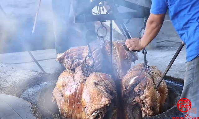 400年历史已传承22代 济南黄家烤肉用4个小时8道工序“烤”进非遗