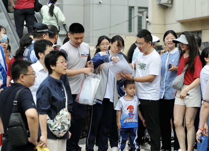 济南中考首日 追风少年自信且从容