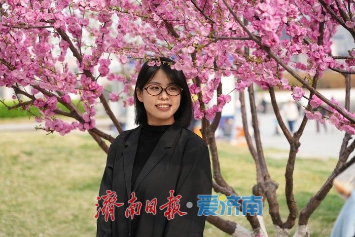 济南泉城广场榆叶梅“花漾”绽放！