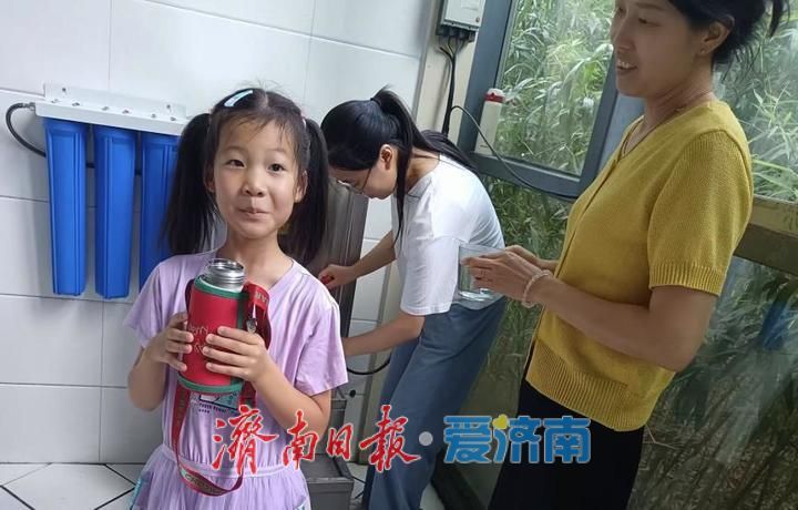 一年四季 泉在济南丨书香与凉爽撞个满怀 莱芜区图书馆全面升级服务设施迎接读者高峰