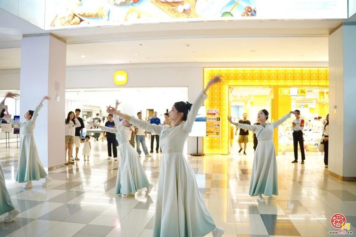 如梦令巡游路演亮相济南世贸广场 宋风雅韵点亮城市文化生活