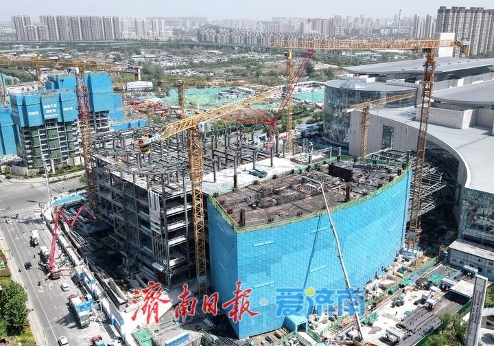 山东国际会展中心（配套部分）项目4层会议会展建筑钢结构主体展现雏形