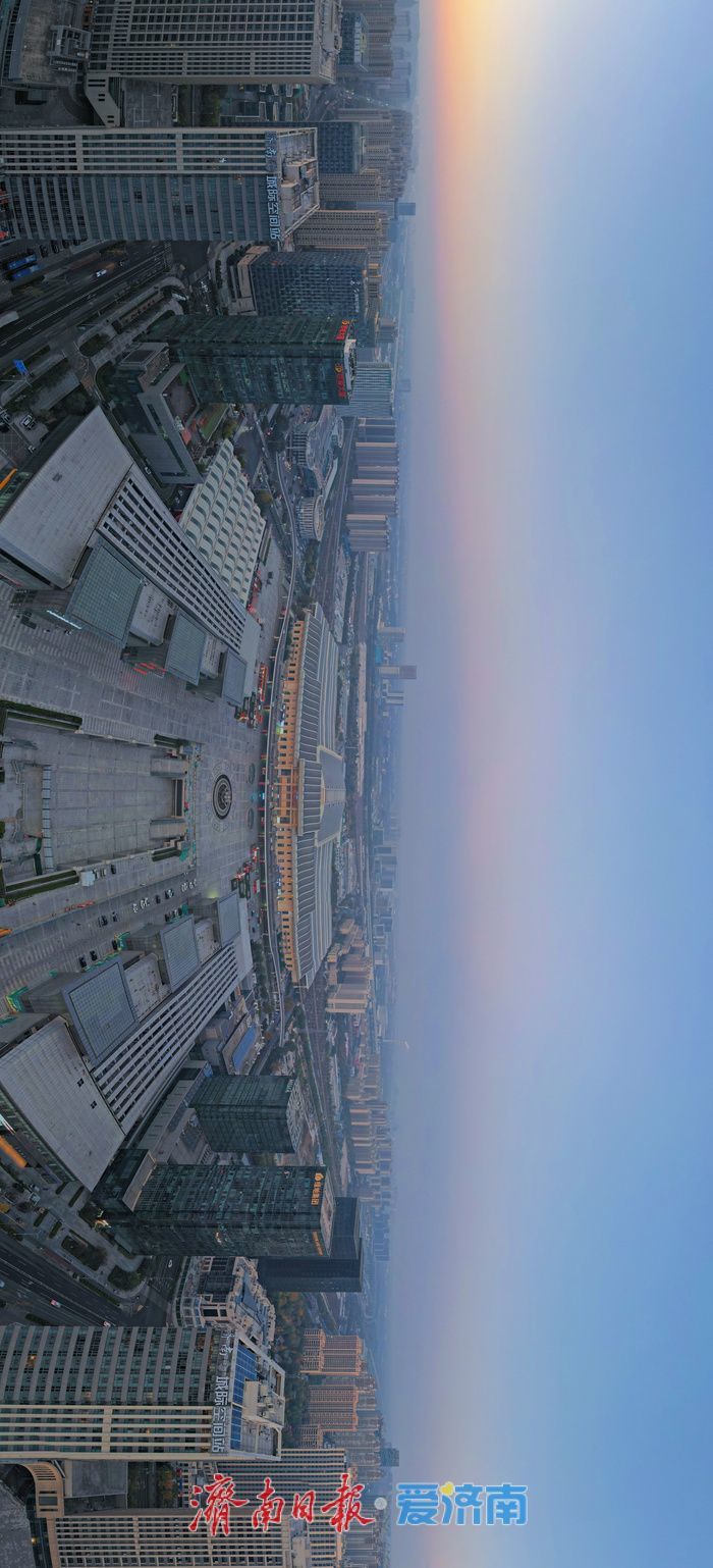 一年四季 泉在济南丨薄雾披纱，泉城西部晨曦入画