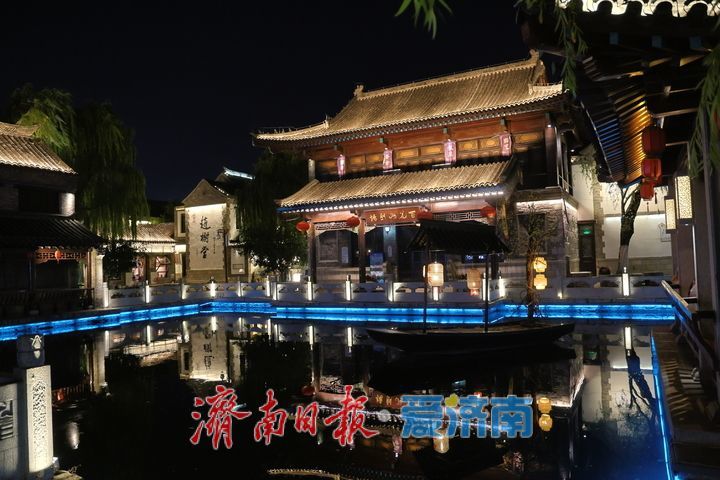 泉灯相映 明府城夜景氛围感拉满