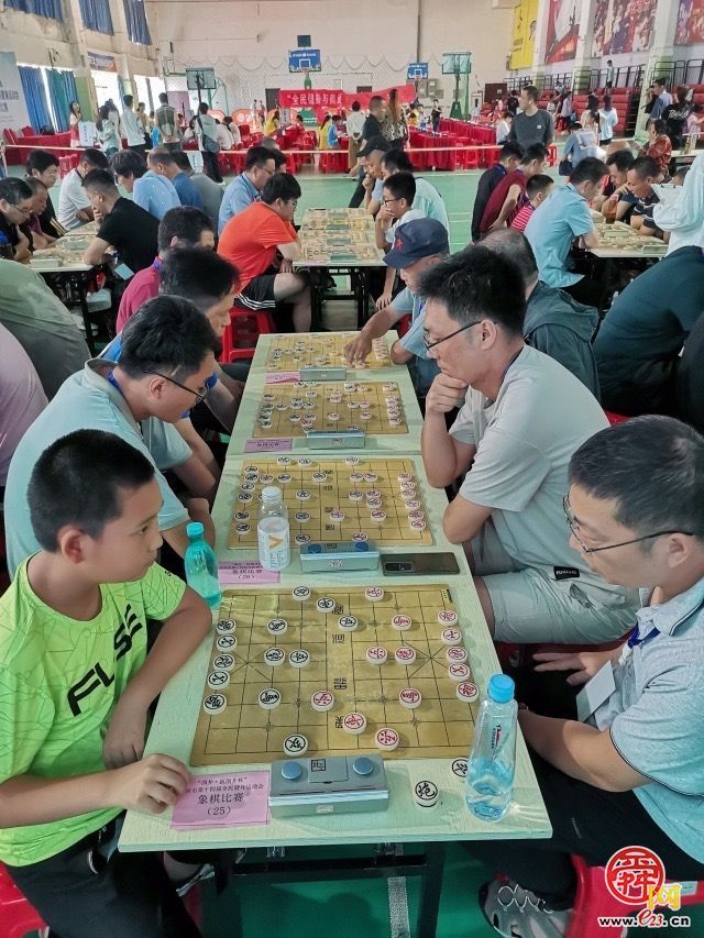 泉在济南 泉城热练  “国井·扳倒井杯”济南市第十四届全民健身运动会象棋比赛举行