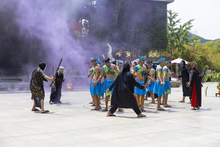 九顶塔泼水节来袭！去济南南山尽享“清凉狂欢”