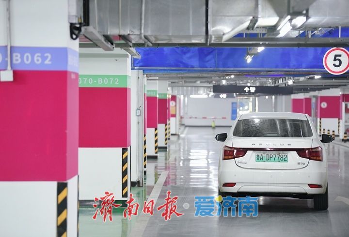 从“人找车”到“车等人” 网约车智行服务系统“e站通”在济启用