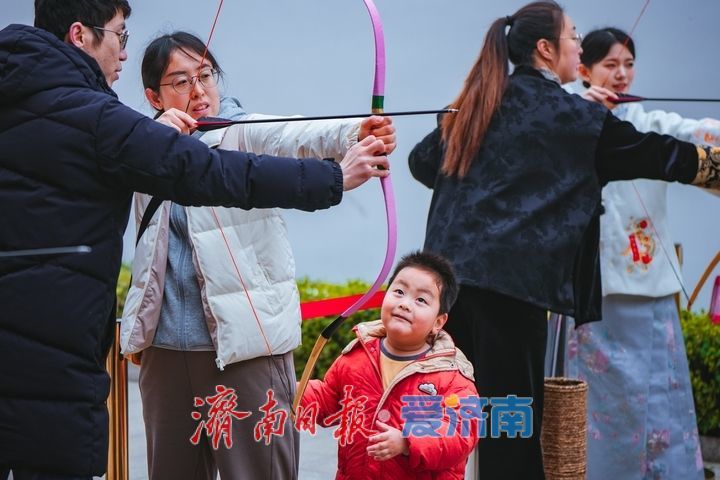 3000条灯谜挂满遐园，大明湖畔上演“元宵节国风秀”