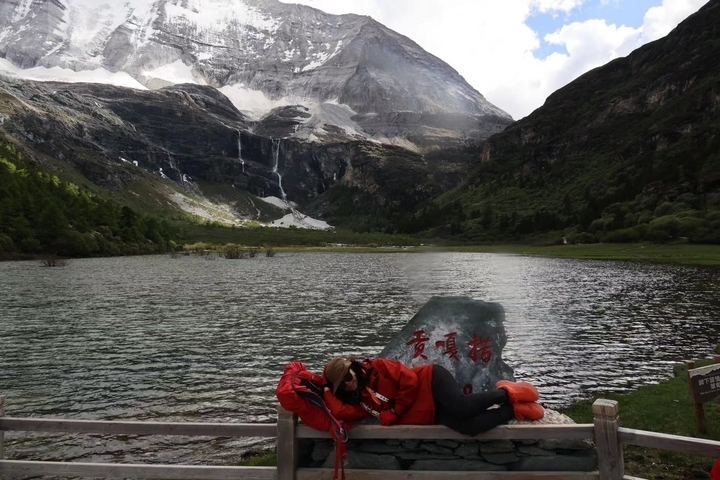 座椅宽敞还有电视，21天行程过万公里……济南21天进藏大巴火了