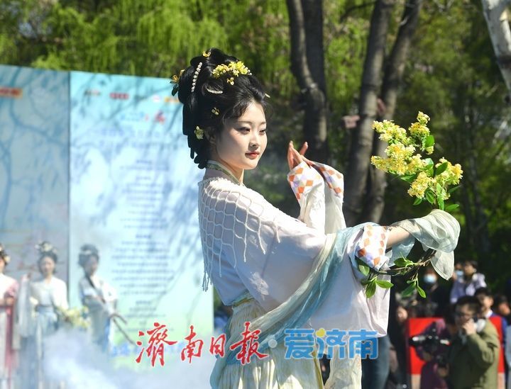 “一年四季·泉在济南”系列活动暨2025济南花朝节启动