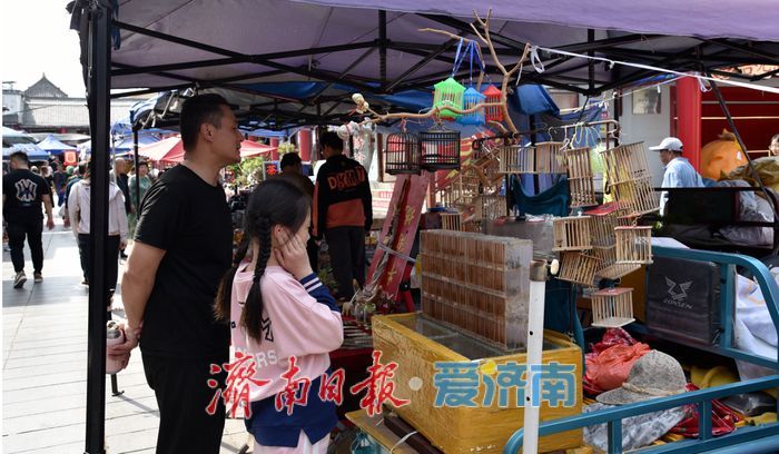 一年四季 泉在济南丨清明假期英雄山文化市场迎旅游热潮 文化赏春与多元体验受青睐
