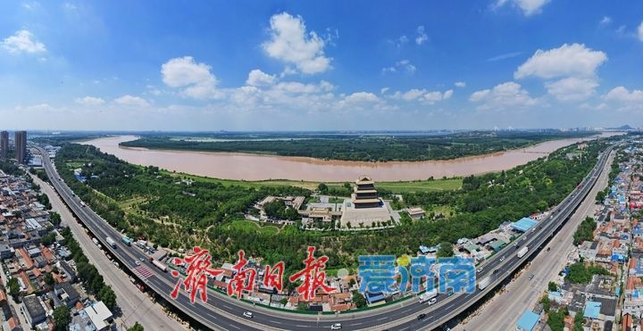 外围云系影响过后 济南重现澄澈“泉城蓝”