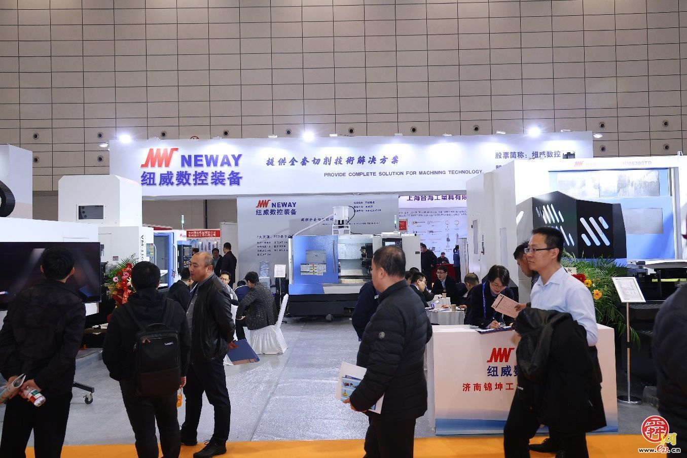 近500家国内外装备品牌企业同台竞技 2026第二十一届山东装备博览会开幕