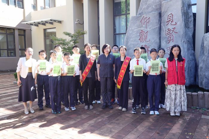 你拔节成长 我温暖护航