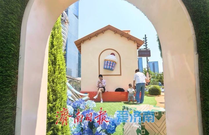 梦幻童话主题街区全新亮相 提升市民游客购物体验