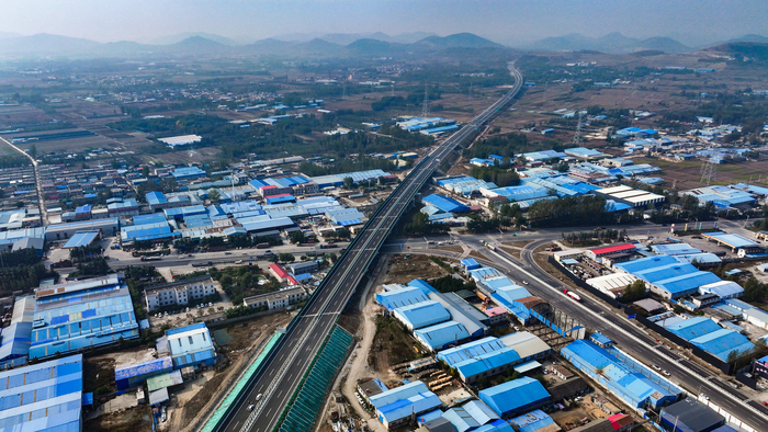 临沂至滕州公路柳树庄枢纽互通至费县南互通段建成通车