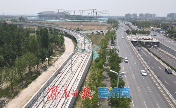 济南轨道交通济阳线黄河北高架段双向铺轨