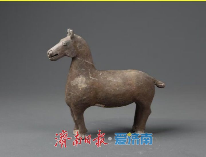 “泉”在济南过大年丨济南市博物馆马年文创登上央视 “马上顺荔”成为爆款