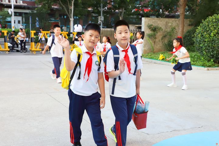 金秋启序！官扎营小学开学首日，许下心愿奔赴新征程